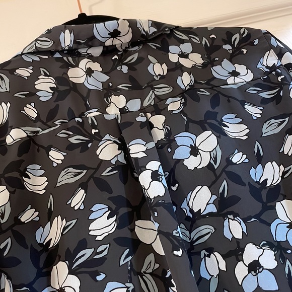 Loft Blue Floral Button Down Shirt - Picture 7 of 7